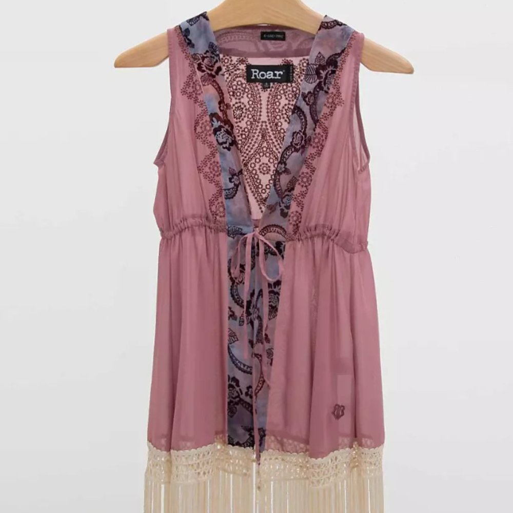 NWoT Buckle Roar Brand Oversizes Pink Fringe Vest